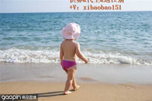 香港美女李嘉欣试管婴儿儿子模样曝光，网友：试管需谨慎